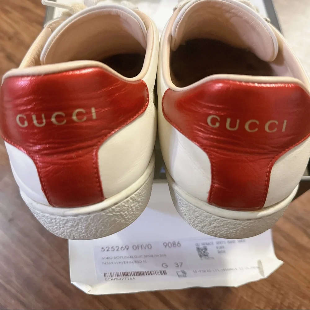 Women Gucci Sneakers - Picture 4 of 4